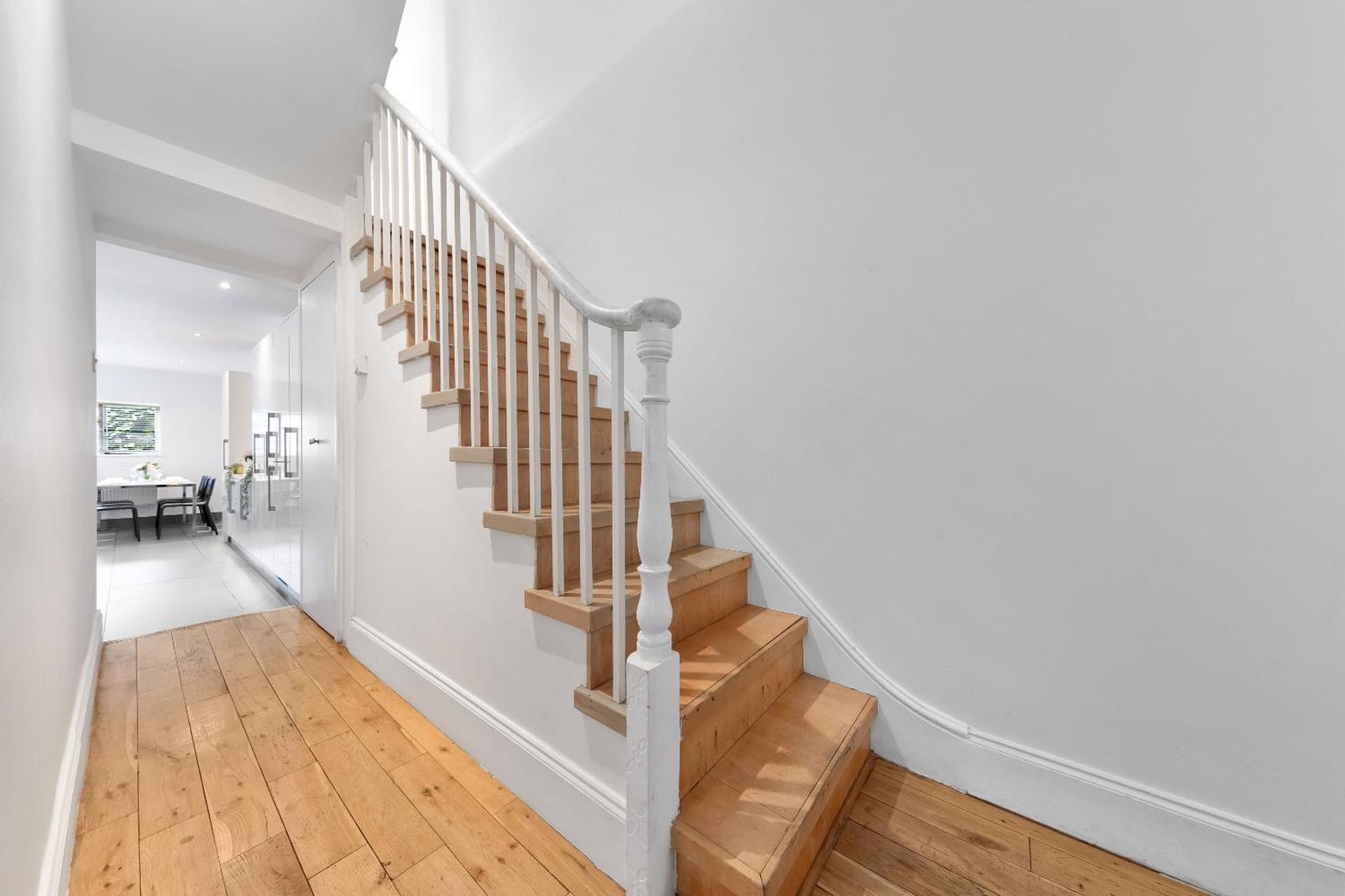 Luxury 4-Bedroom Modern Flat In Central London Steps From Station, Sleeps 9 In Style! 外观 照片