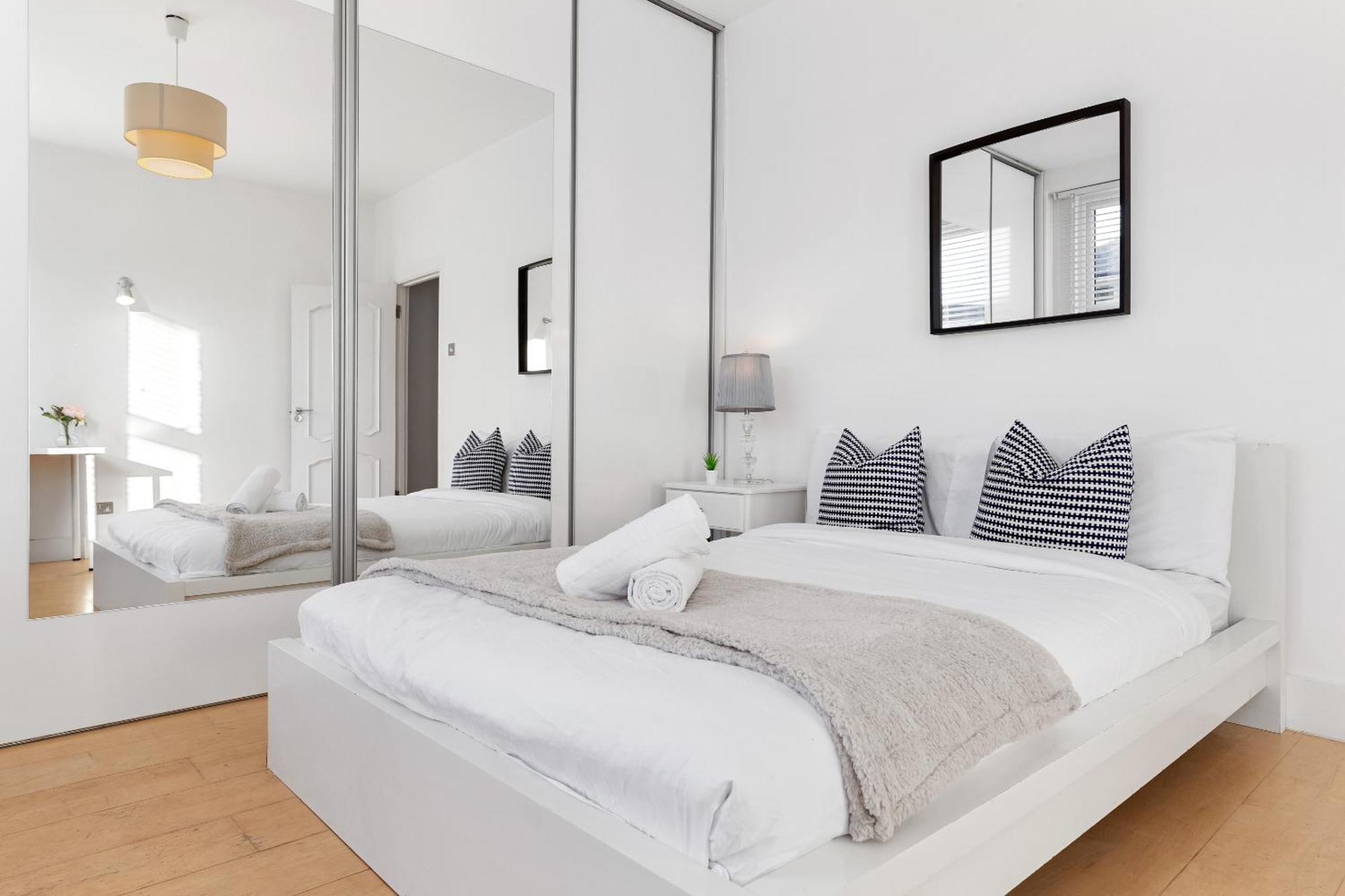 Luxury 4-Bedroom Modern Flat In Central London Steps From Station, Sleeps 9 In Style! 外观 照片
