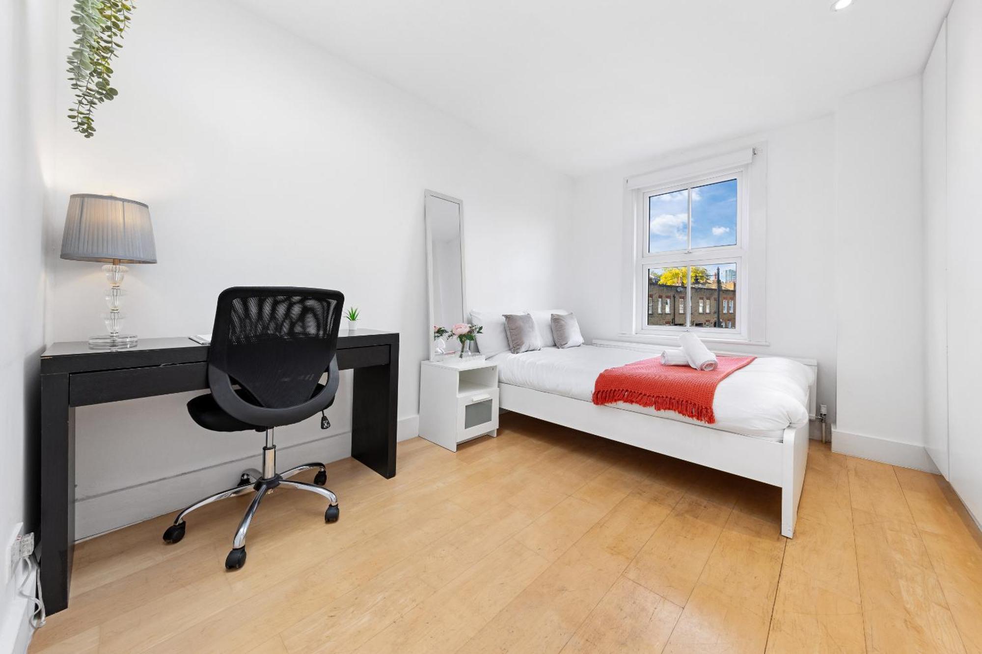 Luxury 4-Bedroom Modern Flat In Central London Steps From Station, Sleeps 9 In Style! 外观 照片