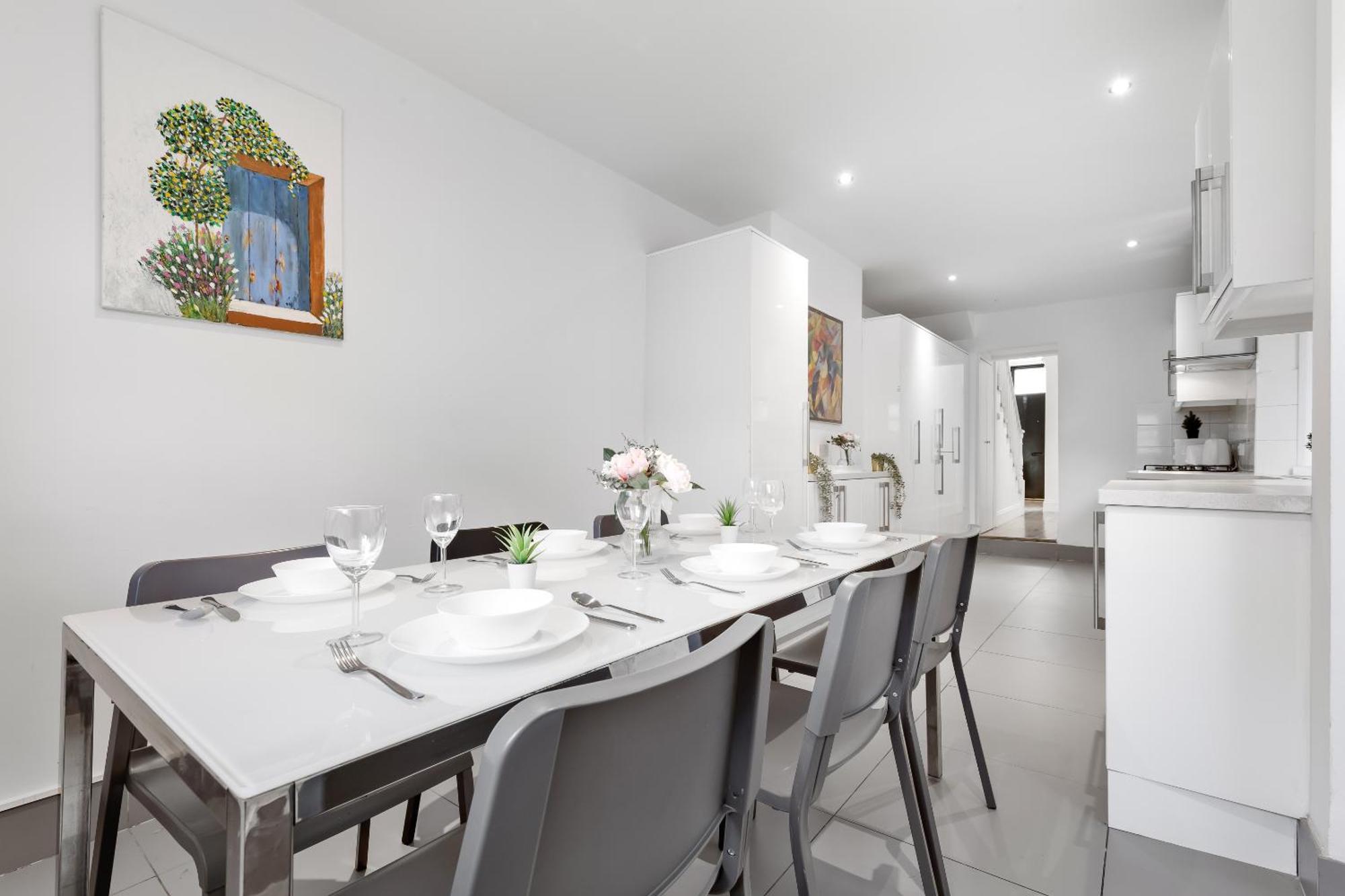 Luxury 4-Bedroom Modern Flat In Central London Steps From Station, Sleeps 9 In Style! 外观 照片