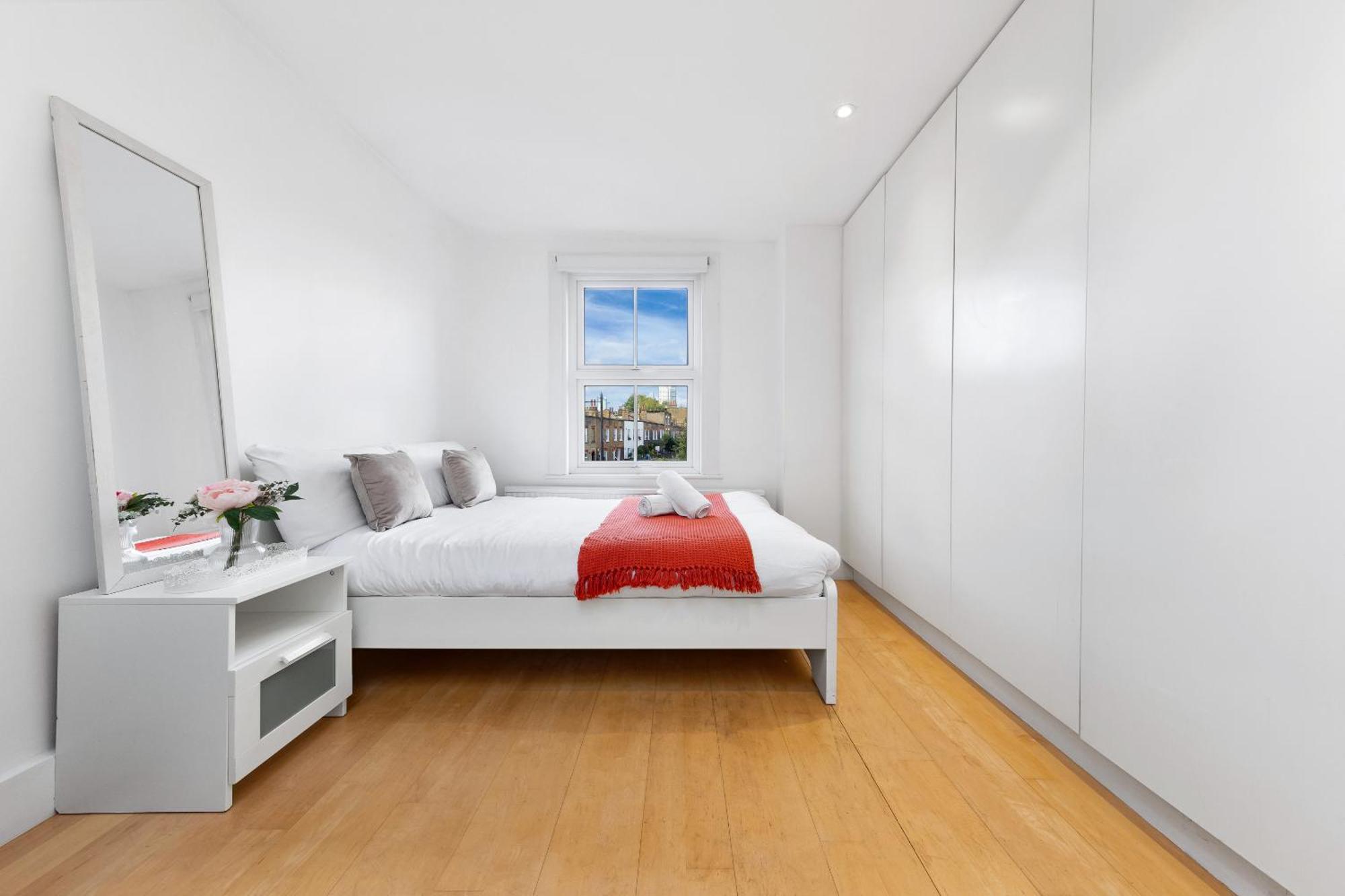 Luxury 4-Bedroom Modern Flat In Central London Steps From Station, Sleeps 9 In Style! 外观 照片
