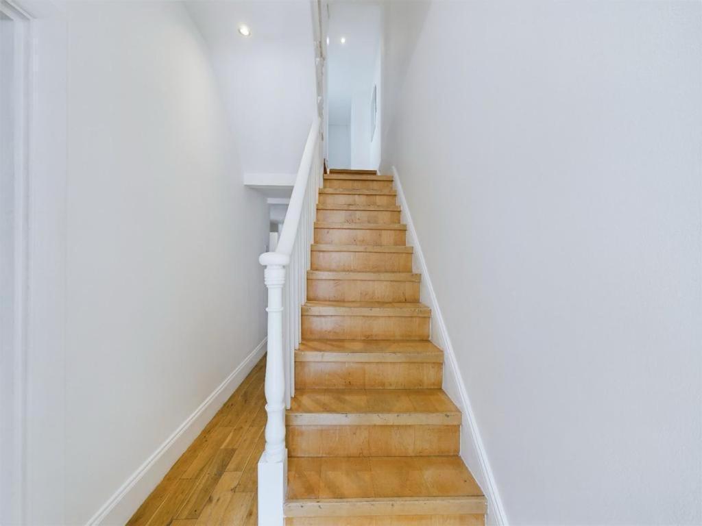 Luxury 4-Bedroom Modern Flat In Central London Steps From Station, Sleeps 9 In Style! 客房 照片