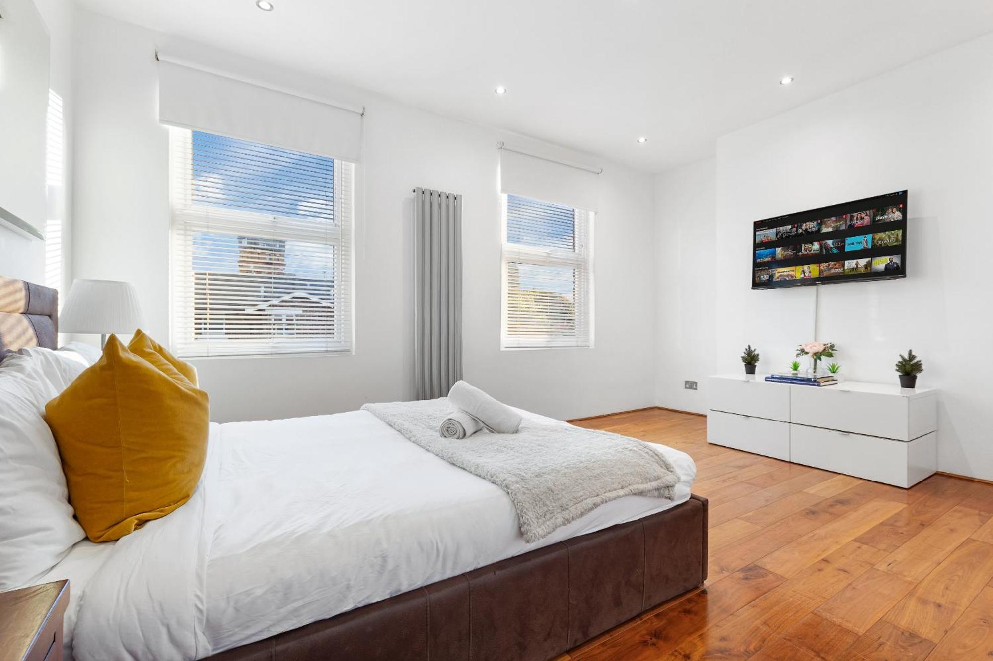 Luxury 4-Bedroom Modern Flat In Central London Steps From Station, Sleeps 9 In Style! 外观 照片