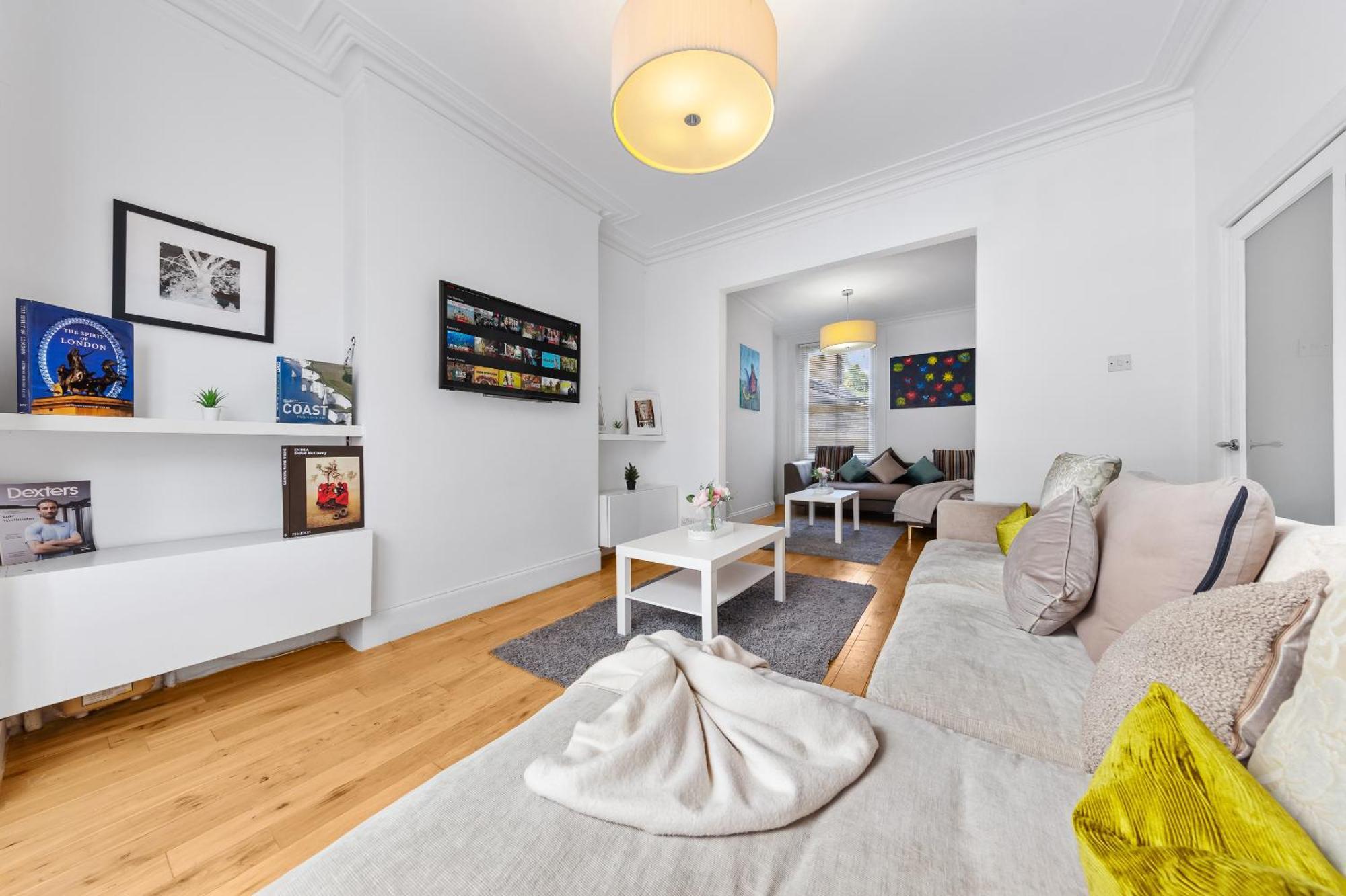 Luxury 4-Bedroom Modern Flat In Central London Steps From Station, Sleeps 9 In Style! 外观 照片
