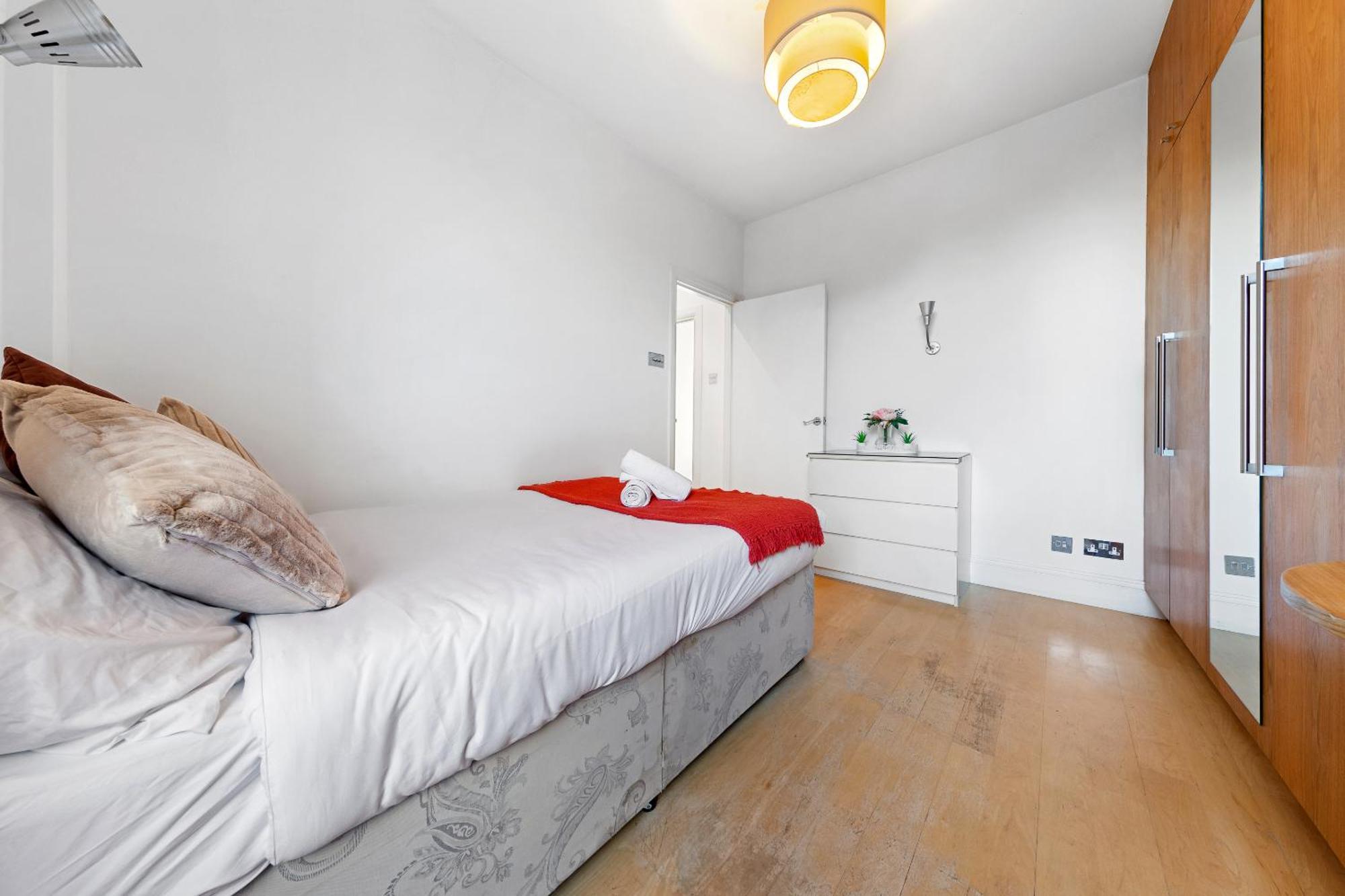 Luxury 4-Bedroom Modern Flat In Central London Steps From Station, Sleeps 9 In Style! 外观 照片