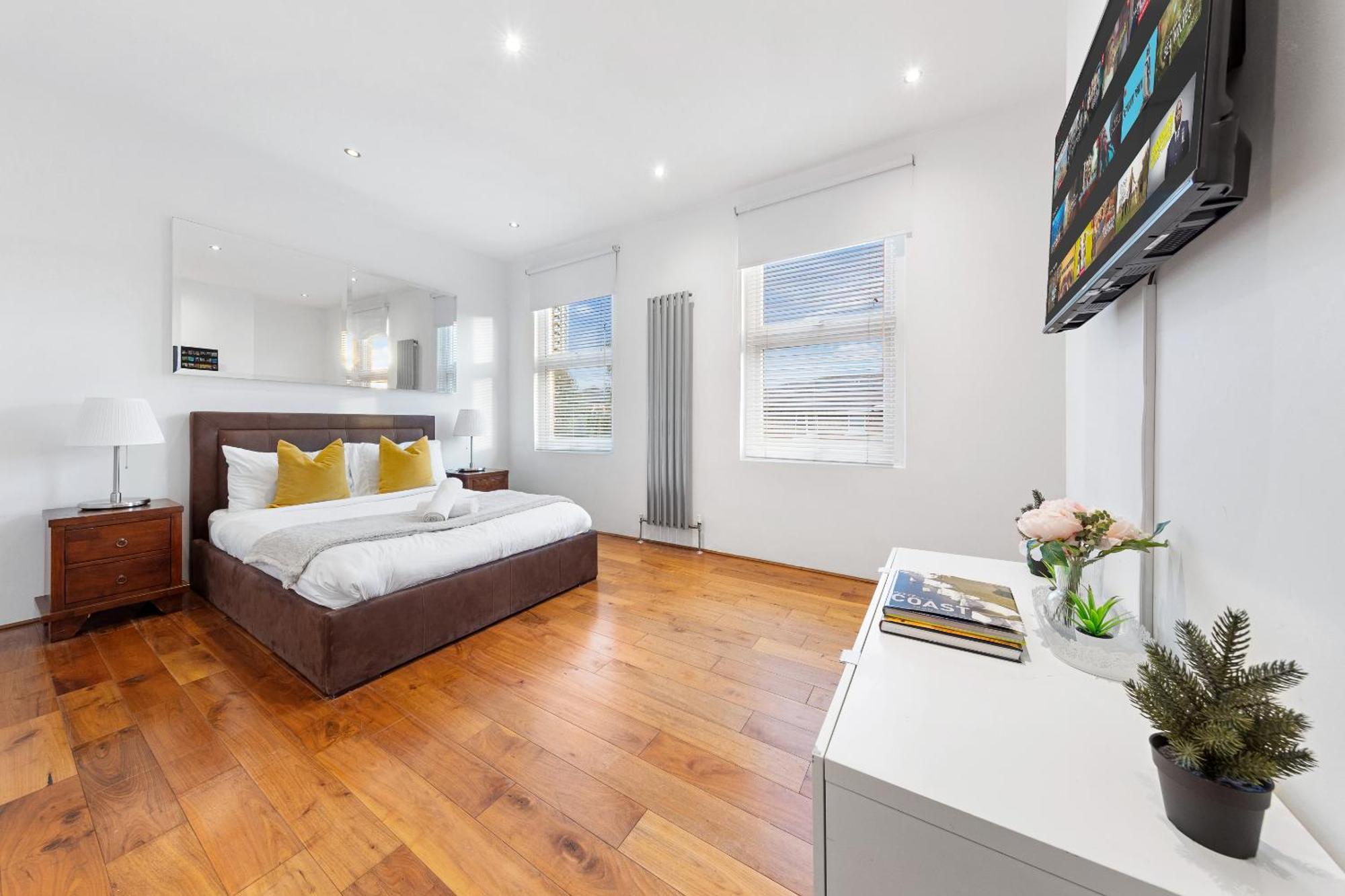 Luxury 4-Bedroom Modern Flat In Central London Steps From Station, Sleeps 9 In Style! 外观 照片
