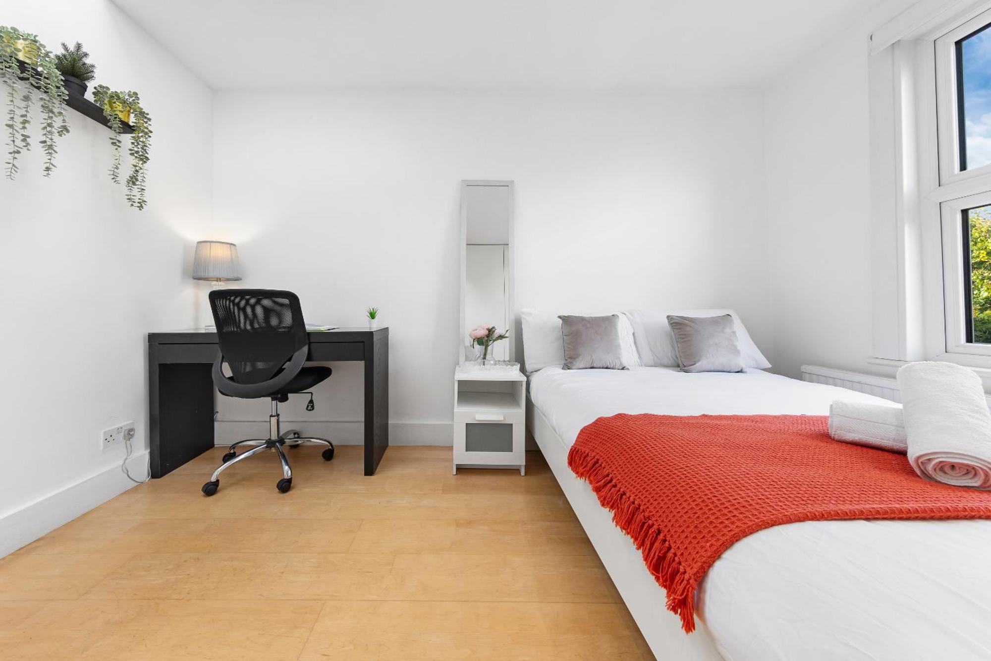 Luxury 4-Bedroom Modern Flat In Central London Steps From Station, Sleeps 9 In Style! 外观 照片