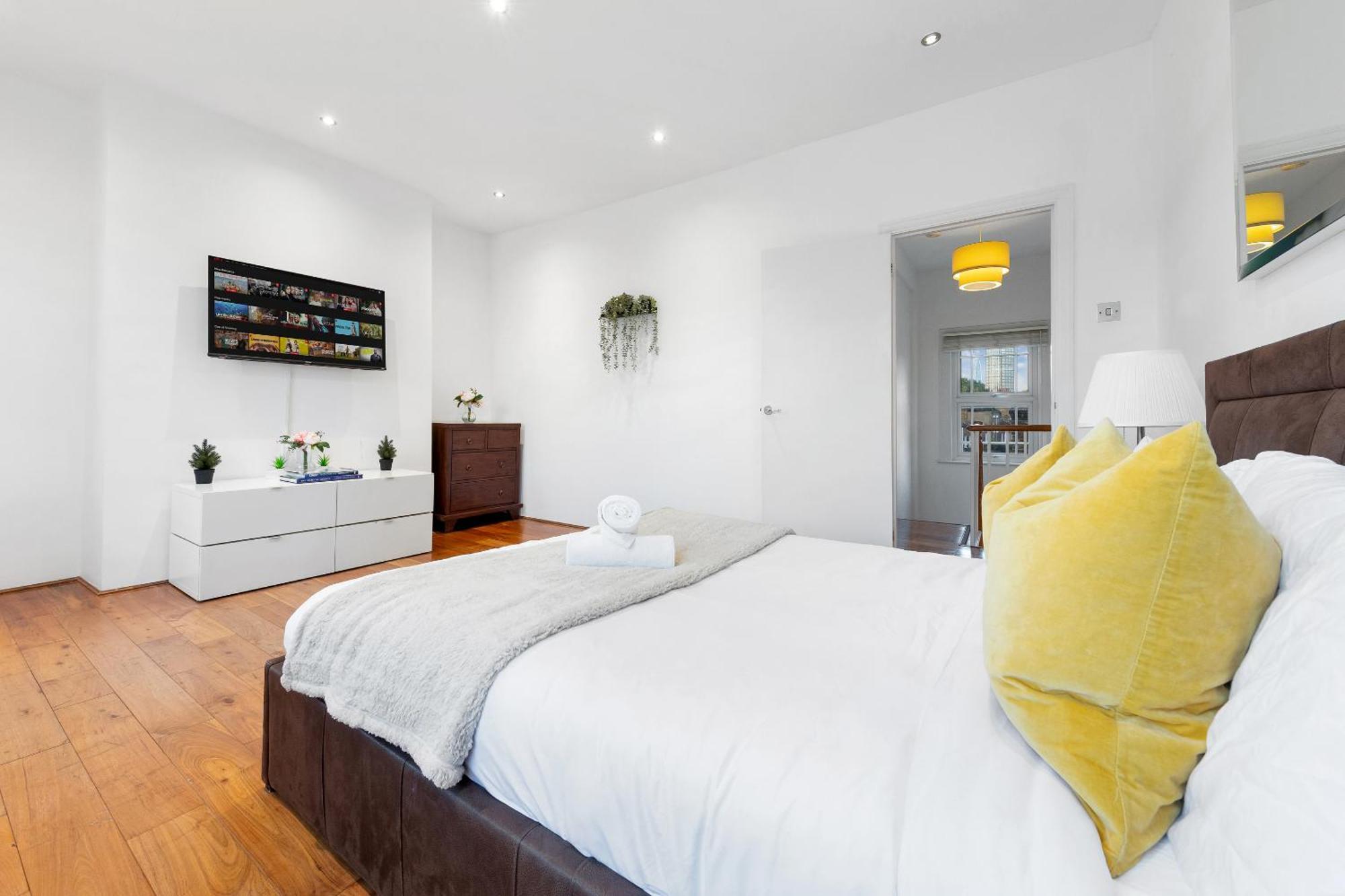 Luxury 4-Bedroom Modern Flat In Central London Steps From Station, Sleeps 9 In Style! 外观 照片