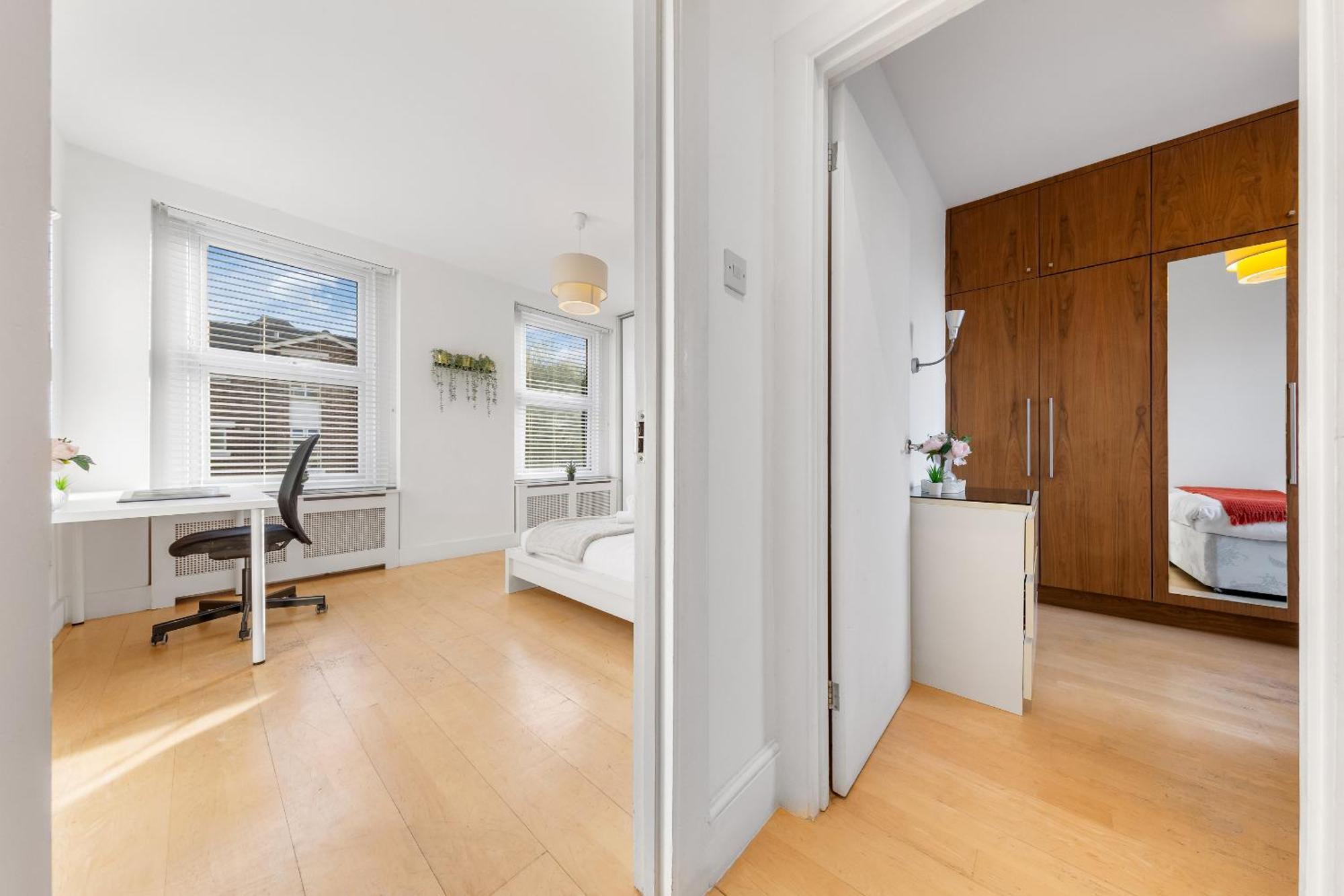 Luxury 4-Bedroom Modern Flat In Central London Steps From Station, Sleeps 9 In Style! 外观 照片