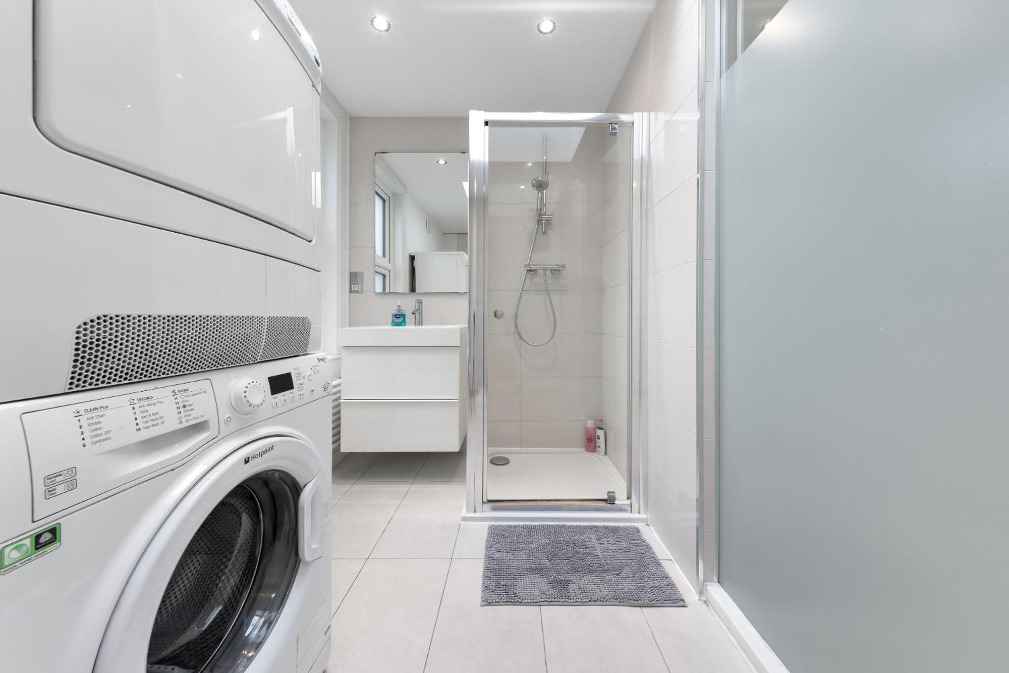 Luxury 4-Bedroom Modern Flat In Central London Steps From Station, Sleeps 9 In Style! 外观 照片
