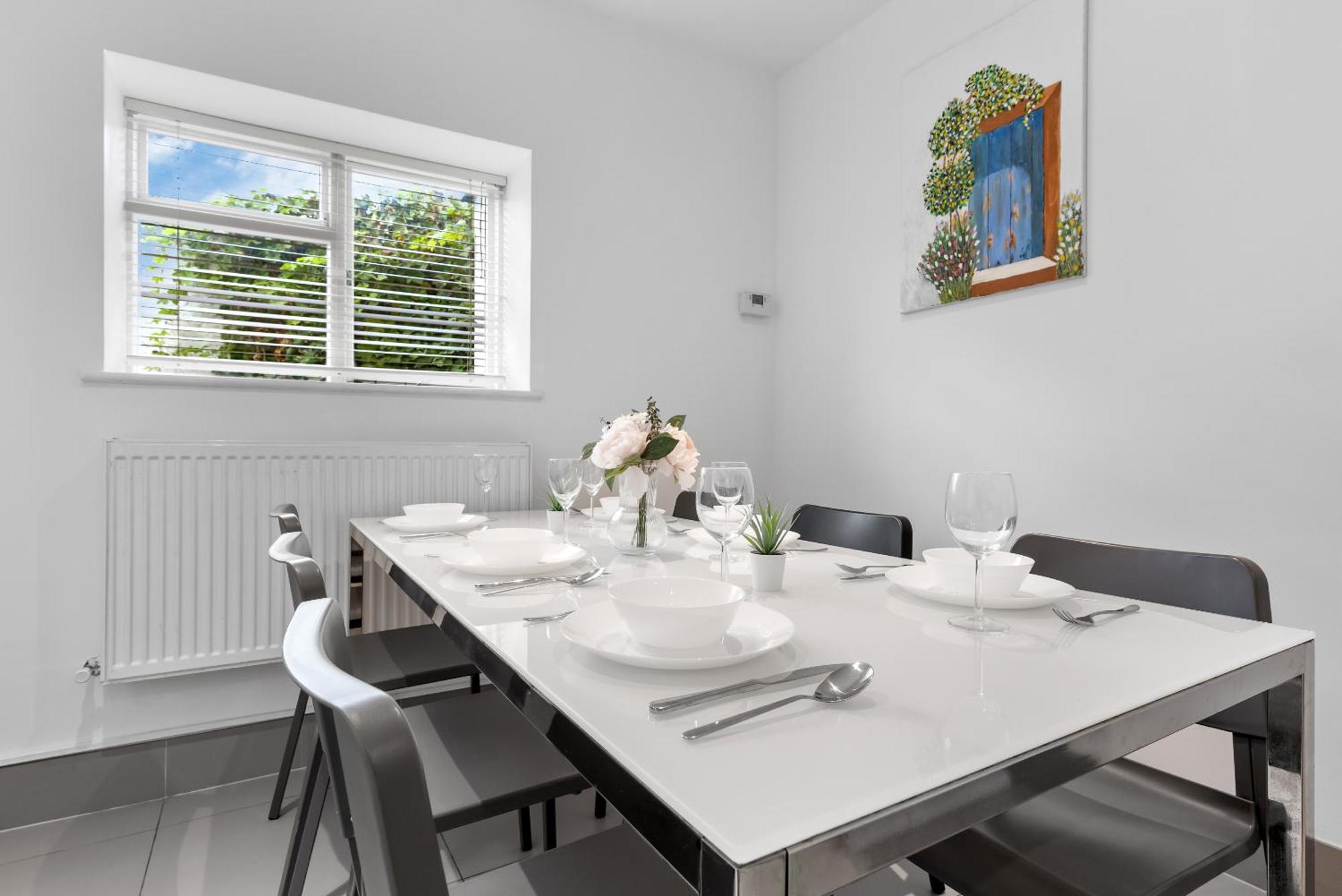 Luxury 4-Bedroom Modern Flat In Central London Steps From Station, Sleeps 9 In Style! 外观 照片
